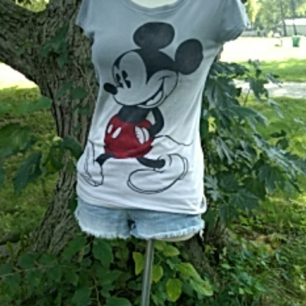 Disney tee shirt